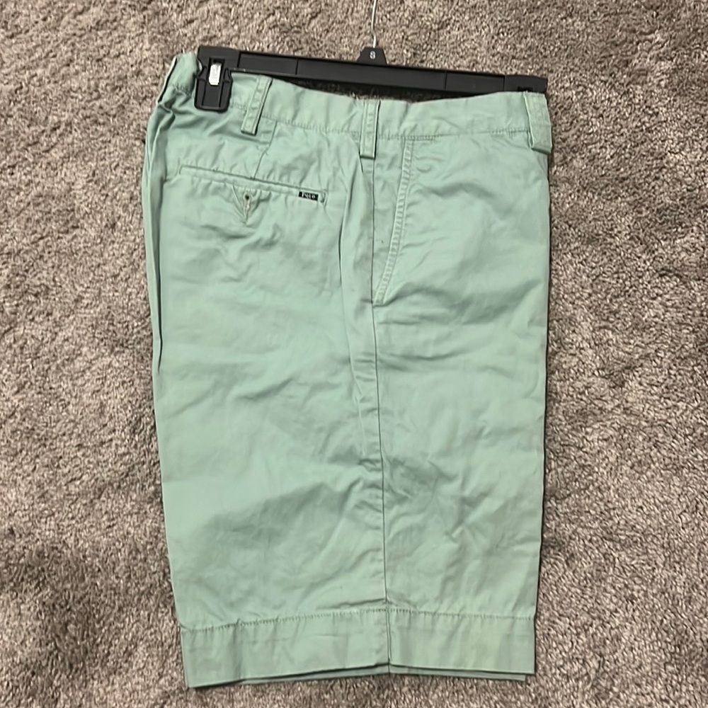 Classic fit, forest green polo shorts
